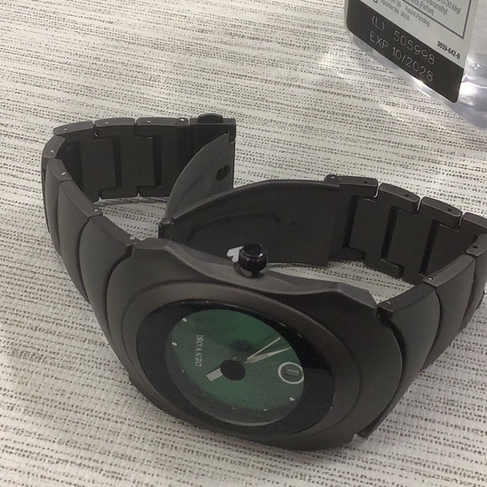 Quartz watch - Picture 8 of 8
